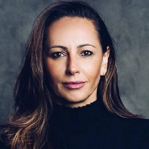 ANA PAULA HENKEL