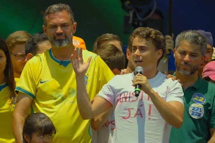 Bruno Scheid e Nikolas Ferreira levantam “Fora Lula” e “Fora Moraes” em Ji-Paraná: “A gente vai estar lá para combater”