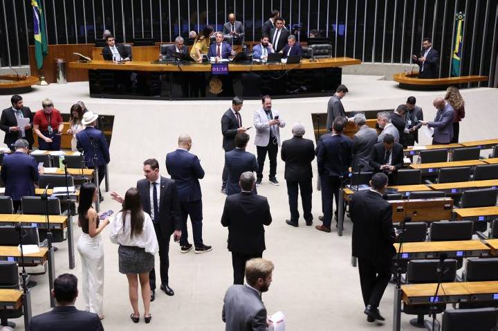 Câmara aprova convenção da OIT sobre segurança e saúde no trabalho; texto vai ao Senado