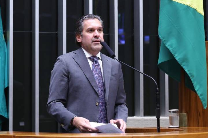 Câmara aprova exceções às regras fiscais para benefícios e despesas de 2026