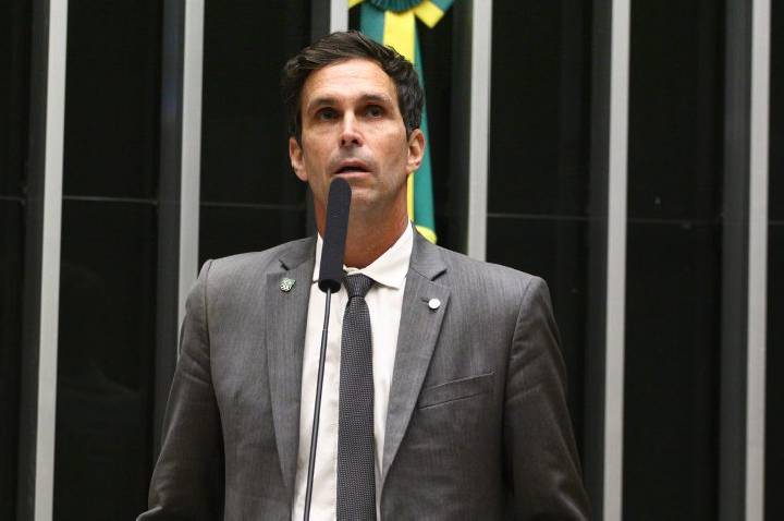 Comissão aprova proibição de desligamento de jovens atletas durante o ano escolar