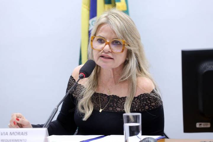 Comissão aprova projeto para ampliar o acesso a remédios de uso contínuo no SUS