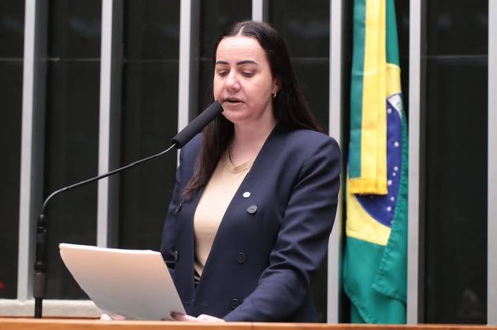 Comissão aprova projeto que incentiva alunos a participarem de trabalho voluntário