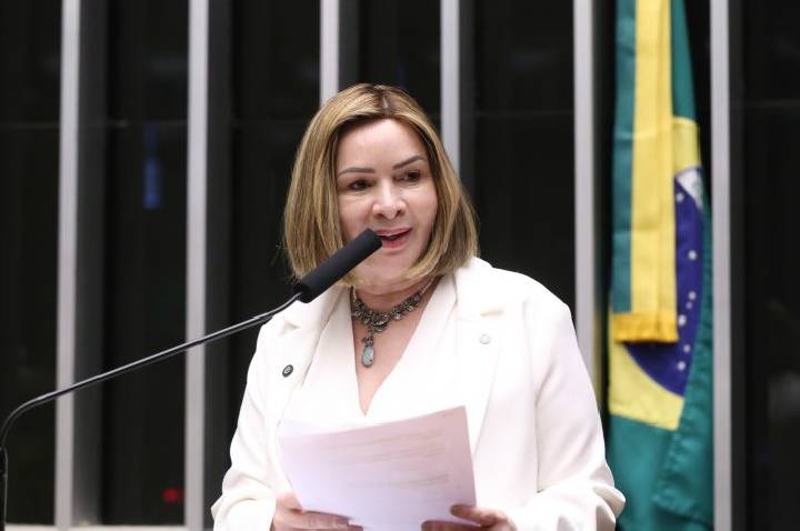 Comissão aprova regras para garantir continuidade dos estudos de vítimas de violência nas escolas