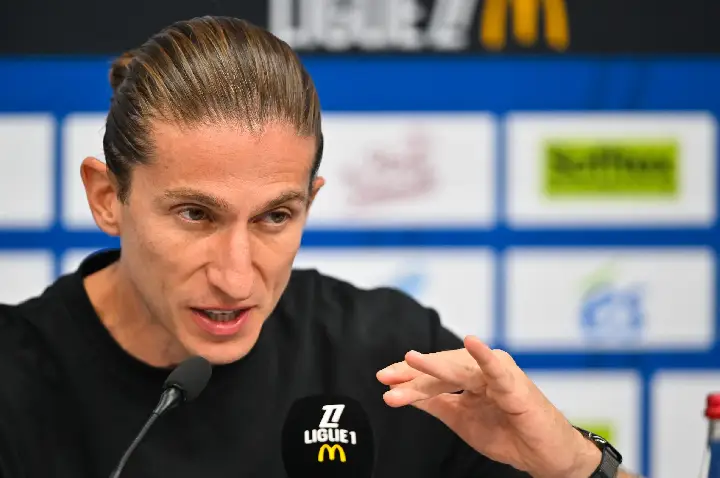 ‘Futebol é rápido’: Por que Filipe Luís citou Ronaldinho para fazer alerta no Monaco