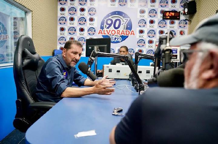Hildon percorre o interior, ironiza  “fake-news” e confirma presenças na SICTV e Rede Globo