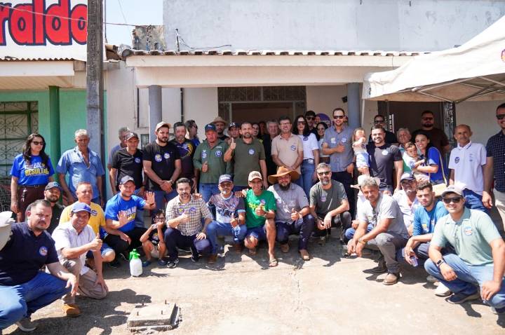 Laerte Gomes dá largada à campanha em Alvorada do Oeste com adesivaço e mobilização de apoiadores