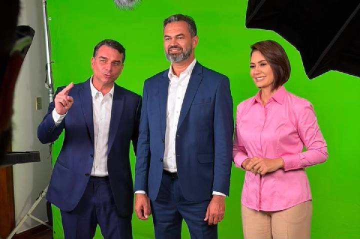 Michelle Bolsonaro reforça apoio a Bruno Bolsonaro Scheid e gesto amplia projeção política do candidato em Brasília