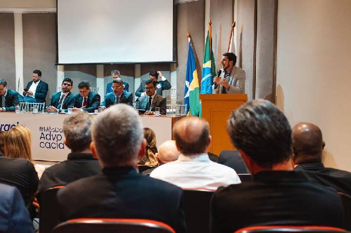 Pedro Abib assina Pacto em Defesa da Democracia e Combate à Desinformação nas Eleições 2026