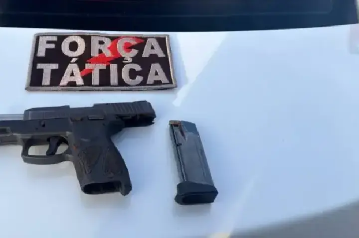 PM apreende pistola furtada e prende homem em Porto Velho