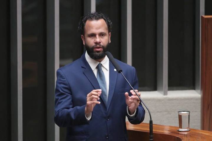 Projeto obriga agressor a pagar despesas de vítima que precisar mudar de imóvel