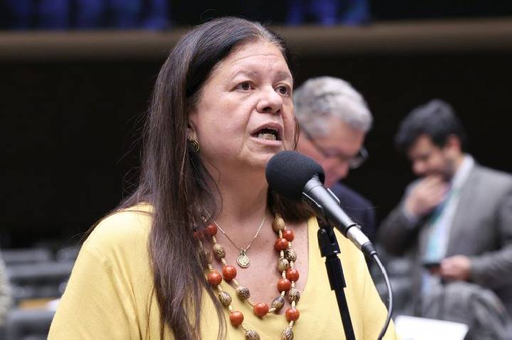 Projeto suspende cobrança de tributos na importação de urânio