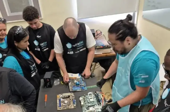Trabalhadores da reciclagem participam de capacitação inédita para o manejo de lixo eletrônico