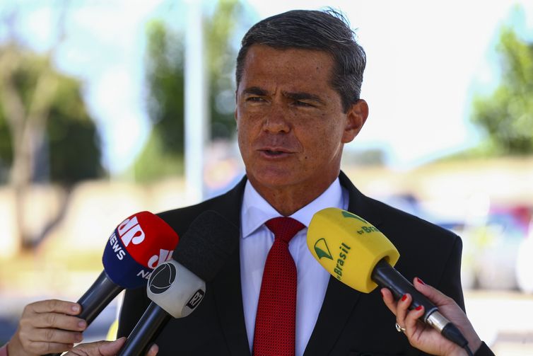 Defesa de general pede impedimento de Dino em denúncia sobre golpe