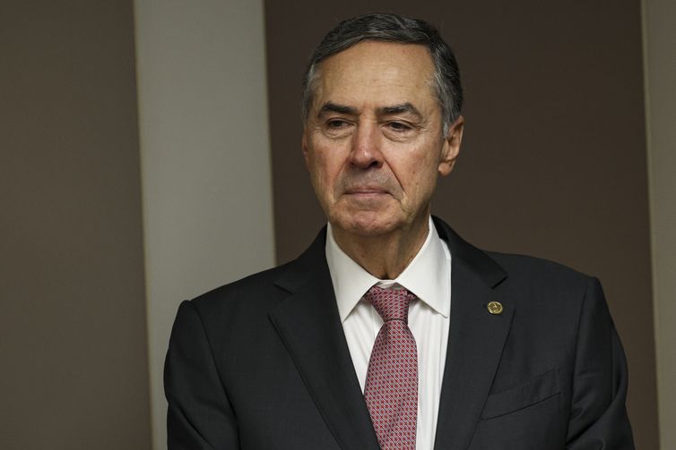 Barroso nega prazo maior para municípios aderirem ao acordo de Mariana