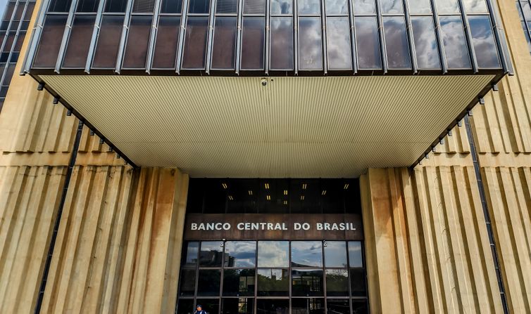 BC reduz previsão do PIB de 2,1% para 1,9% em 2025