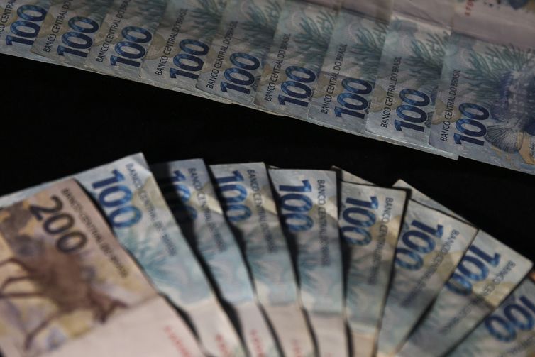 Dívida Pública sobe 3,3% em fevereiro e aproxima-se de R$ 7,5 trilhões