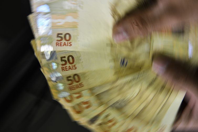 Mais de 48 mil pessoas contratam R$ 340,3 mi em consignado para CLT
