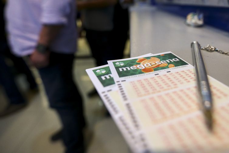 Mega-Sena acumula e prêmio vai para R$ 32 milhões