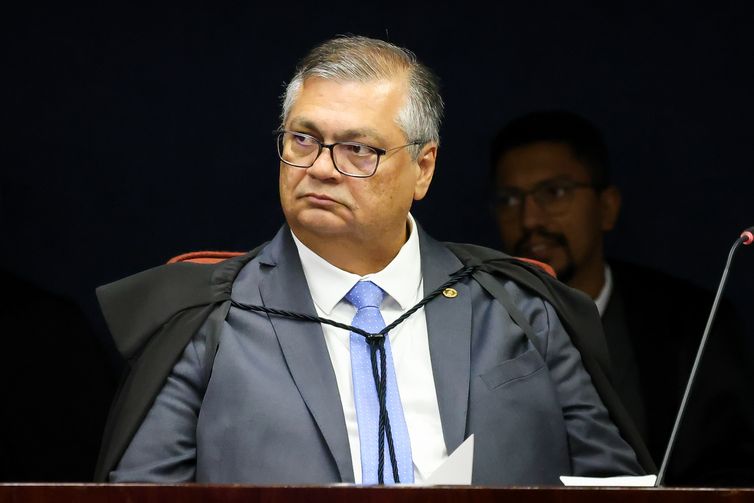 Ministro Flávio Dino veta uso do termo polícias municipais