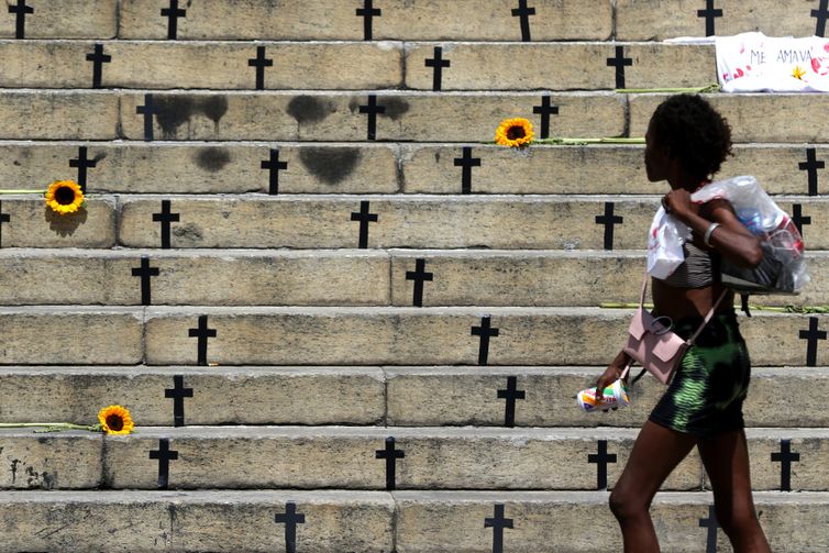 Rio discute medidas contra aumento do feminicídio 