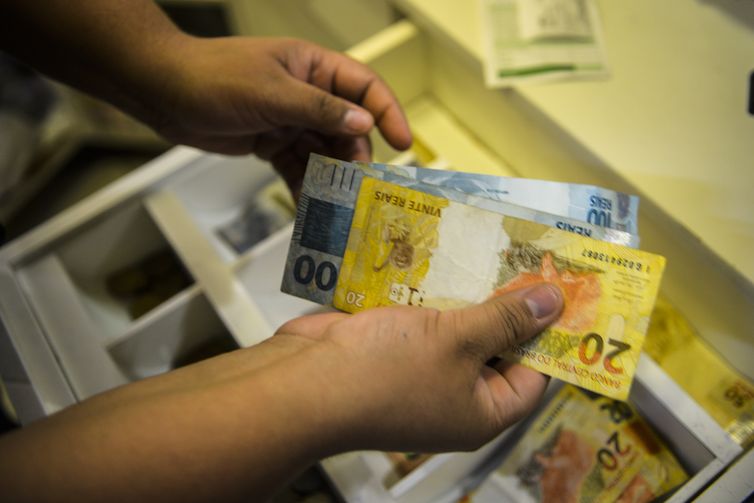 Inflação usada para corrigir salários fecha março em 0,51%