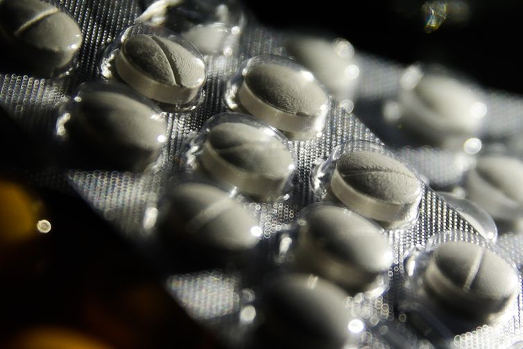 Operação investiga tráfico internacional de uma tonelada de remédios