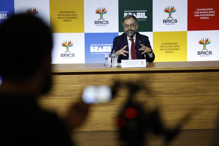 Tarifaço e fundo ambiental são prioridades de chanceleres do Brics