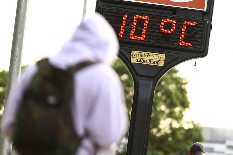 Maio começa com frio no Centro-Sul e chuvas no Norte