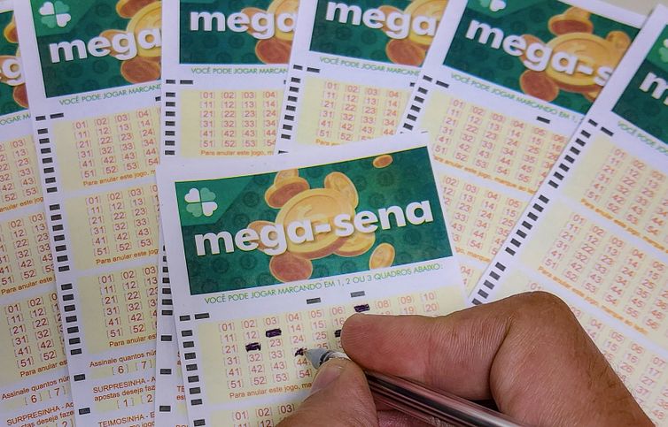 Mega-Sena acumula novamente e prêmio principal vai para R$ 100 milhões
