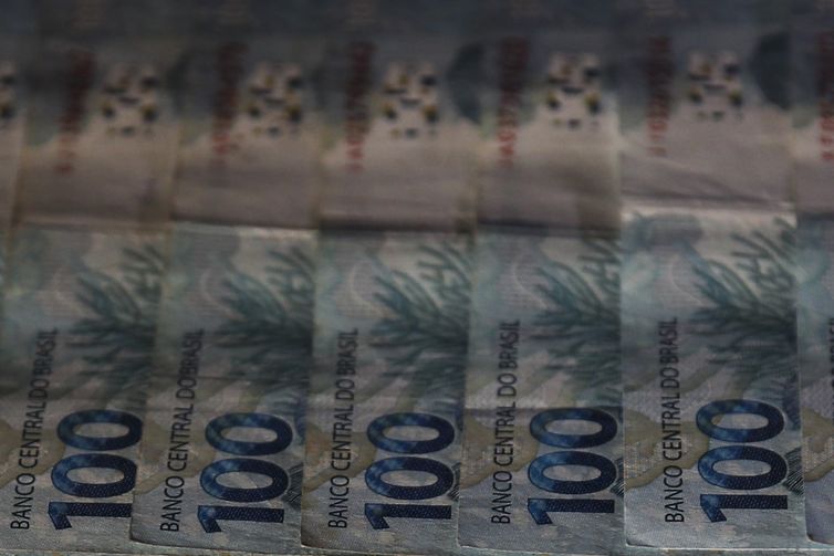 Tesouro paga R$ 820,78 milhões em dívidas de estados e municípios