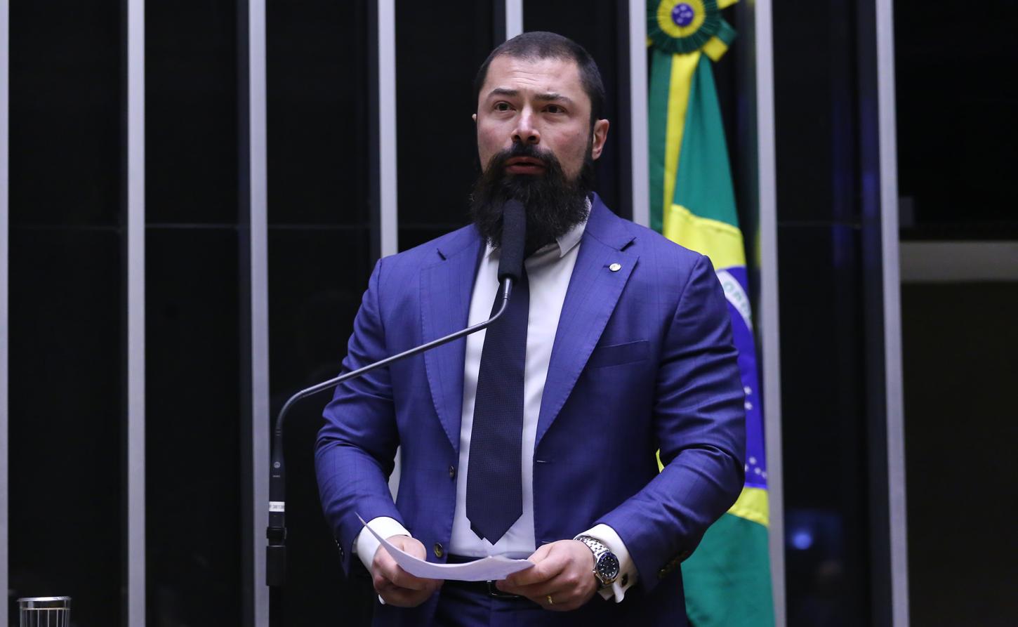 Deputado quer explicação de ministro sobre inquérito por grito de “Lula ladrão”