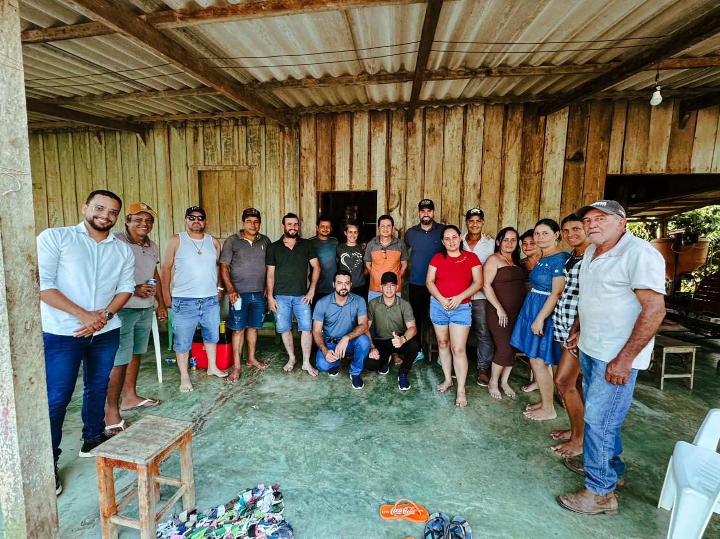 Deputado Nim Barroso visita o distrito do Quinto BEC, em Machadinho d’Oeste, ao lado de Fábio Toledo e Nego Toledo, e reforça apoio às associações rurais