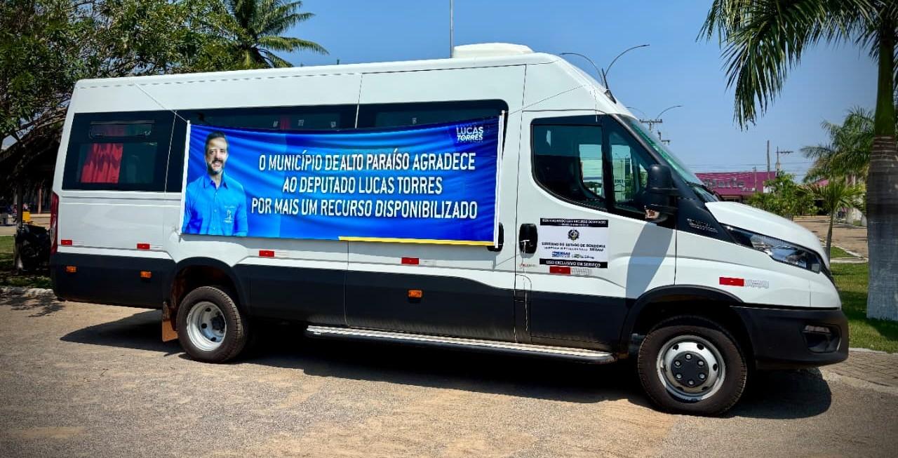 Alto Paraíso recebe van da saúde com recurso de emenda do deputado Delegado Lucas