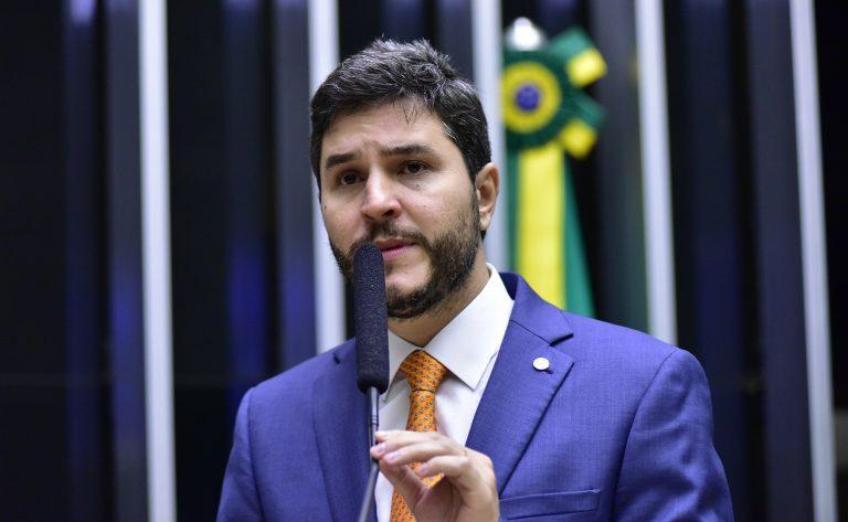 Atuação de Maurício Carvalho coloca Comissão de Educação no topo do ranking da Câmara