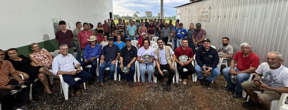 Cássio Gois entrega recursos à Associação Apprusul, em Rolim de Moura, fortalecendo a agricultura familiar