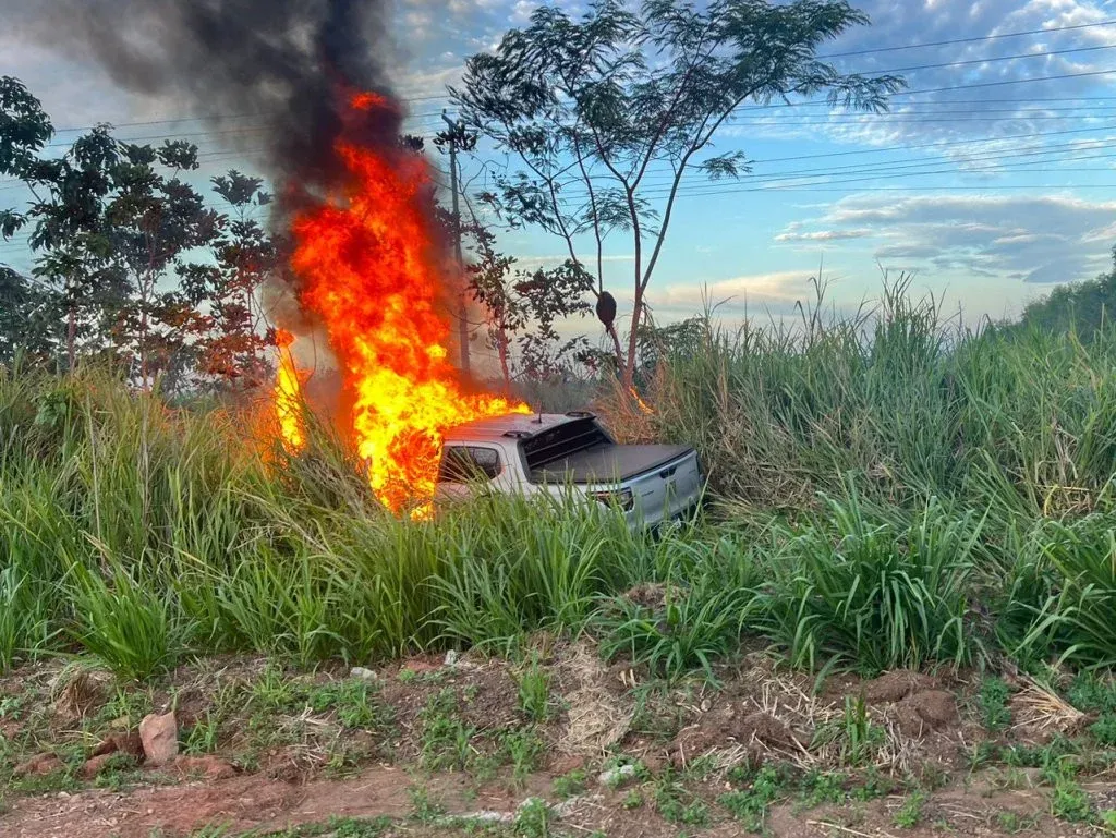 Gravíssimo acidente entre carro e moto deixa dois mortos na BR-364