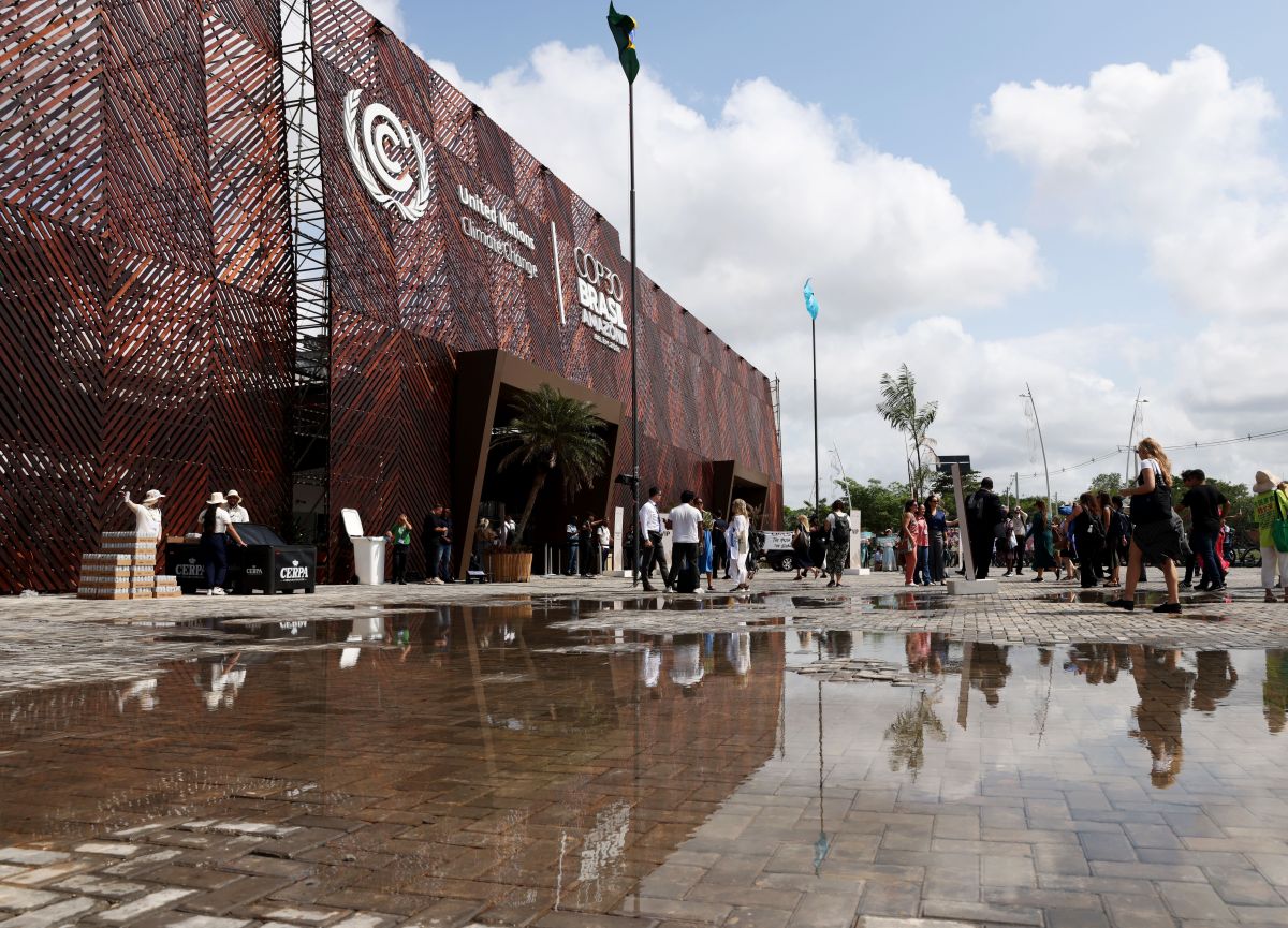 COP30: Arábia Saudita e UE ganham prêmio irônico de “Fóssil Colossal”