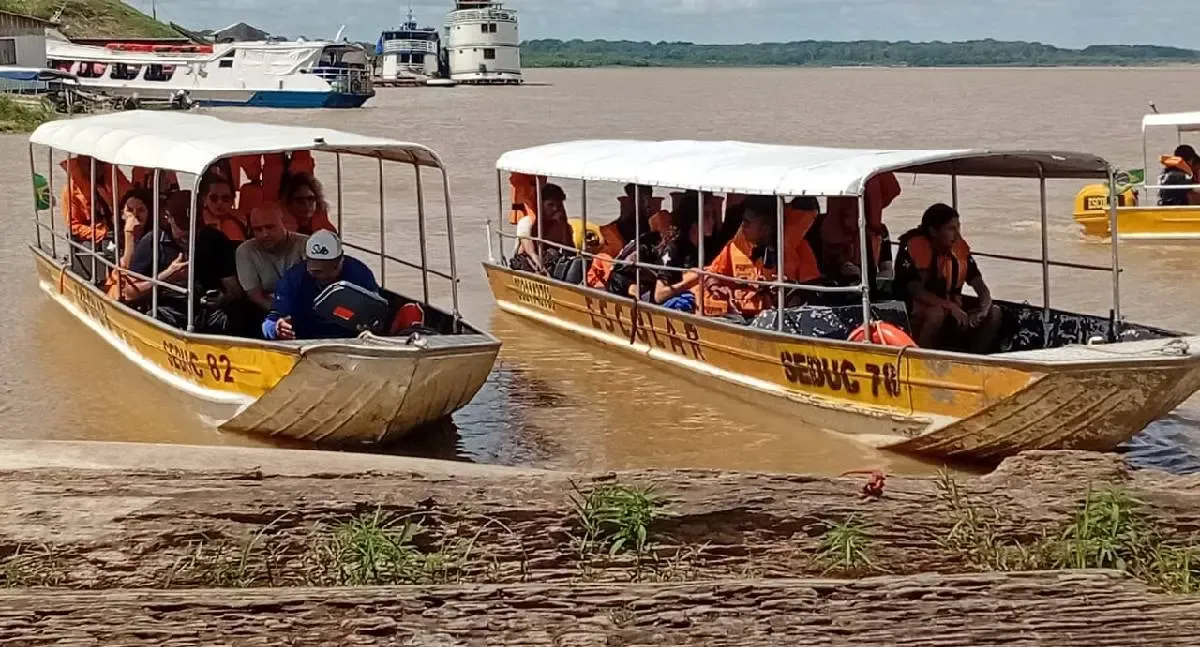 Governo de Rondônia garante transporte fluvial para alunos ribeirinhos no Enem 2025