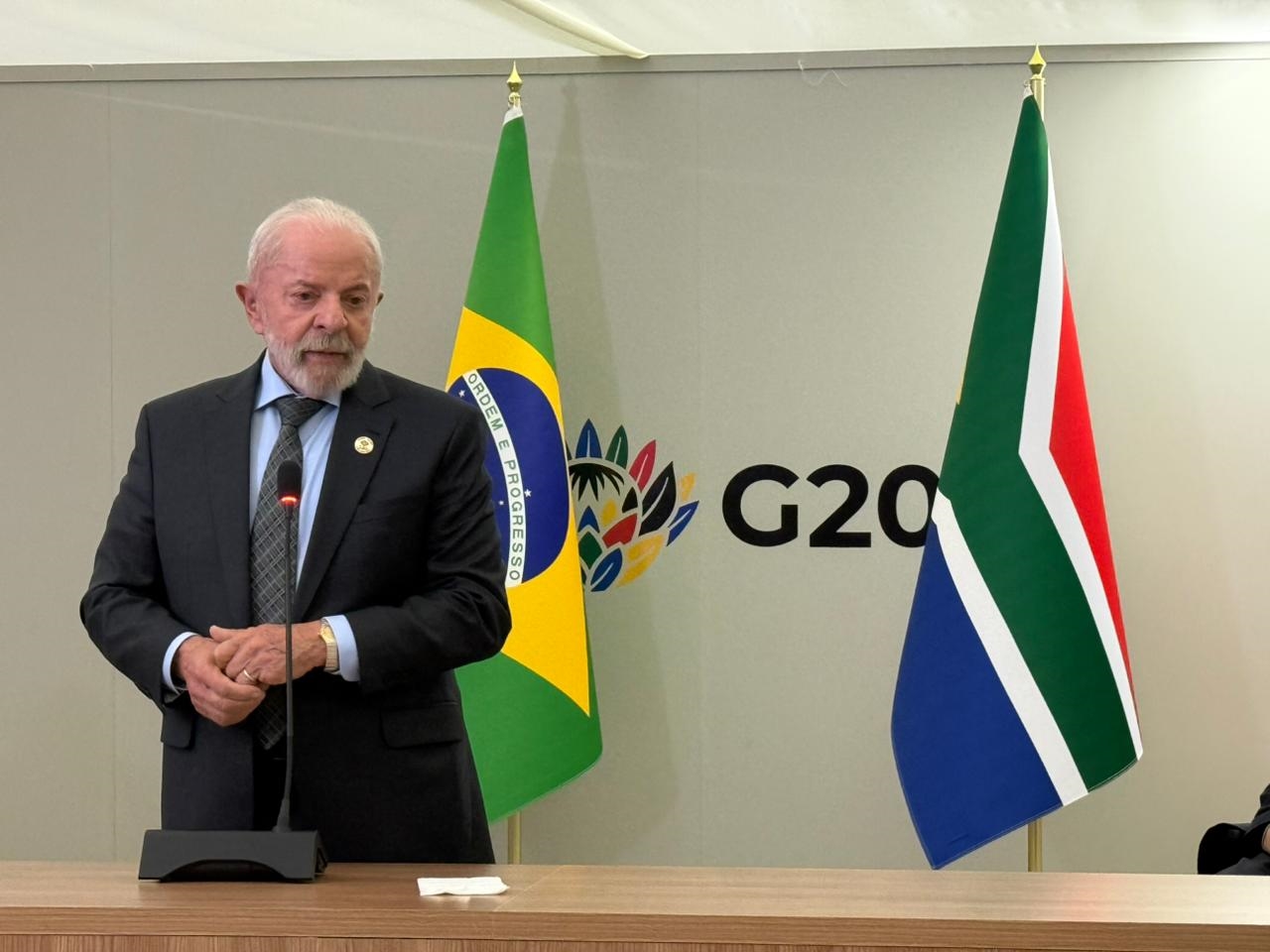 Lula comenta prisão de Bolsonaro: “Todo mundo sabe o que ele fez”