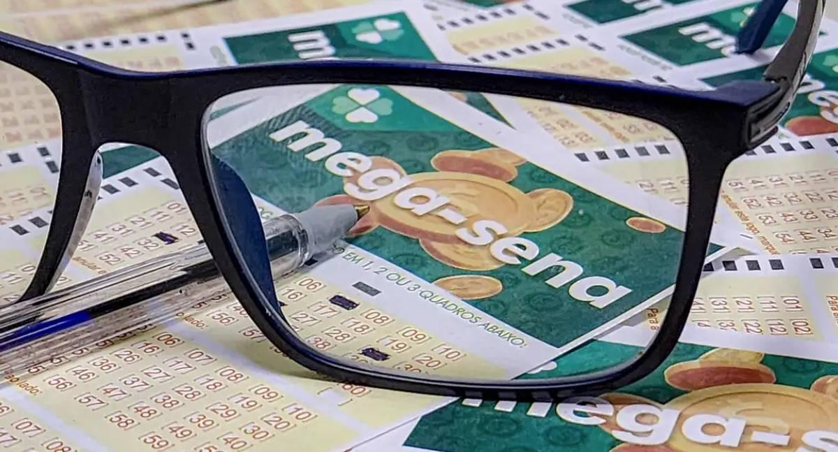 Mega-Sena sorteia prêmio acumulado de R$ 100 milhões