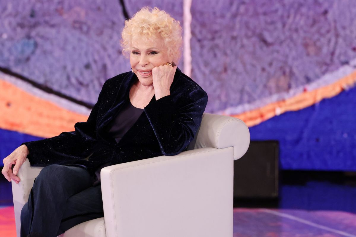 Morre Ornella Vanoni, famosa cantora italiana, aos 91 anos