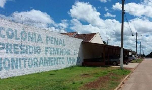 Professora é levada à Colônia Penal após atirar em fazendeiro suspeito de abusar da filha de 6 anos