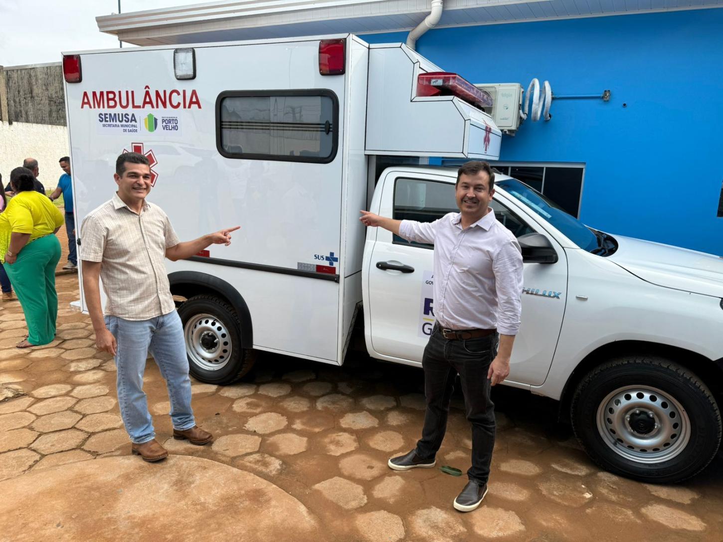 Distrito de União Bandeirantes recebe nova ambulância para reforçar atendimento à população, diz vereador Adalto