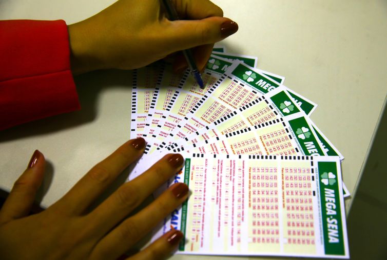 Mega-Sena acumula novamente e prêmio principal vai para R$ 62 milhões