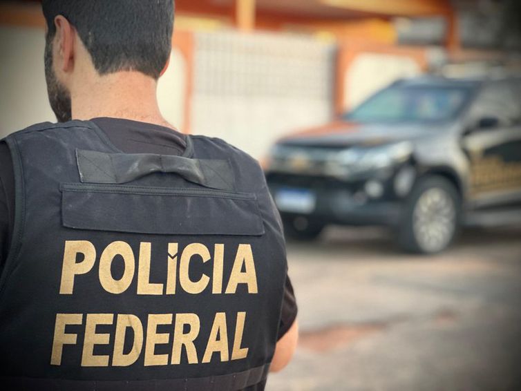 PF deflagra operação contra tráfico internacional de brasileiros