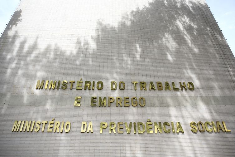 Secretário-executivo do Ministério da Previdência tem prisão decretada