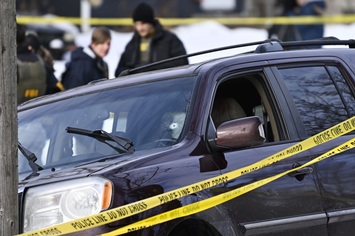 Agente do ICE que atirou em mulher tinha 10 anos de experiência, dizem EUA