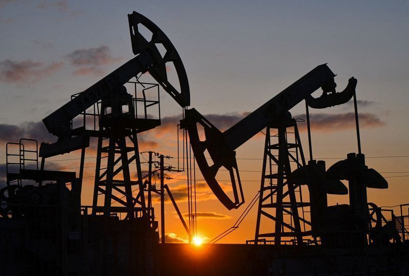 Preço do petróleo tem leve recuo após EUA capturar Maduro na Venezuela