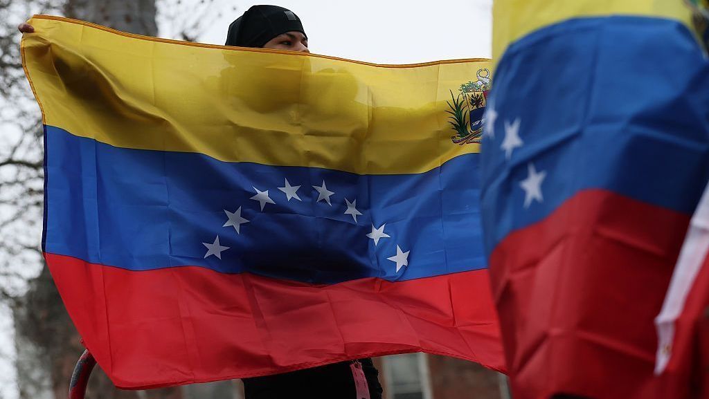 Tiros são ouvidos próximo ao palácio presidencial da Venezuela